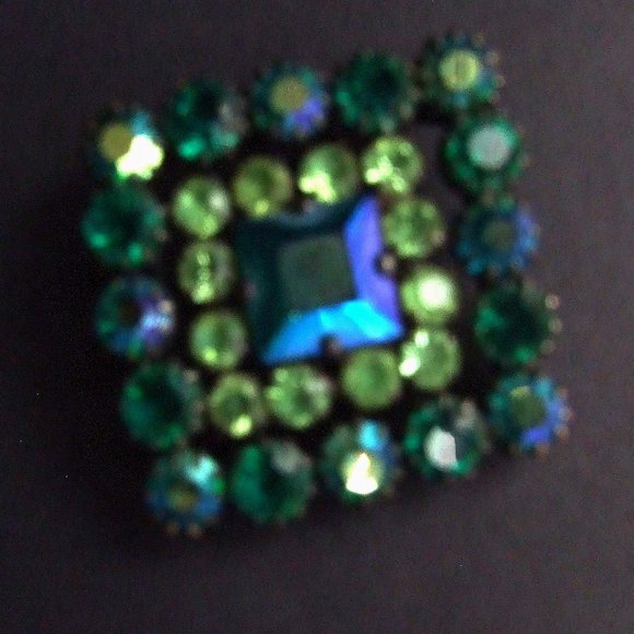 Antique VTG Rhinestone Brooch Japan Back Luscious Greens - Picture 3 of 4